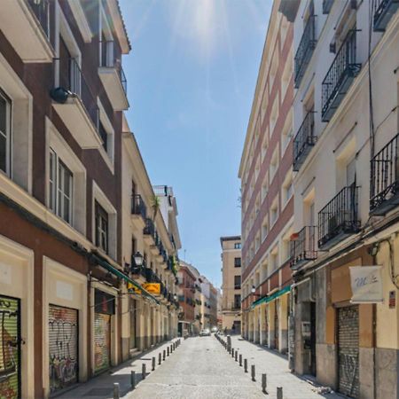 2 Bedroom Flat In La Latina-Carn Madrid Bagian luar foto