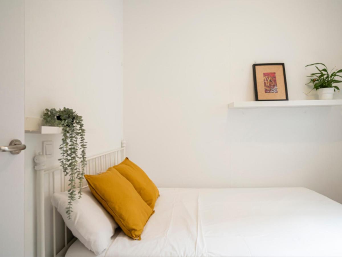2 Bedroom Flat In La Latina-Carn Madrid Bagian luar foto