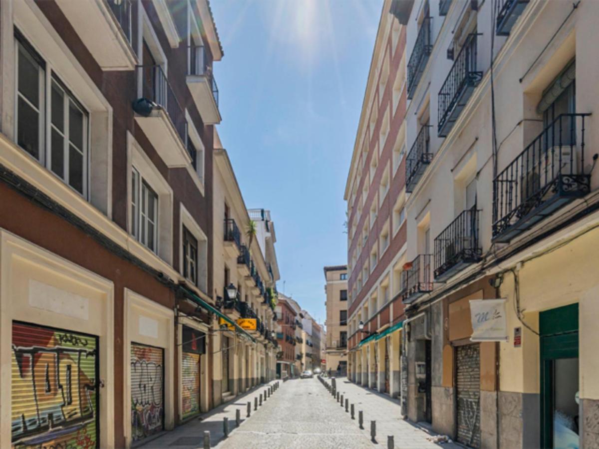2 Bedroom Flat In La Latina-Carn Madrid Bagian luar foto