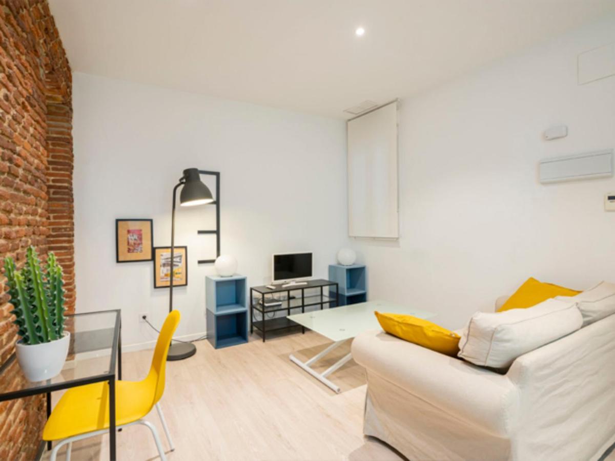 2 Bedroom Flat In La Latina-Carn Madrid Bagian luar foto