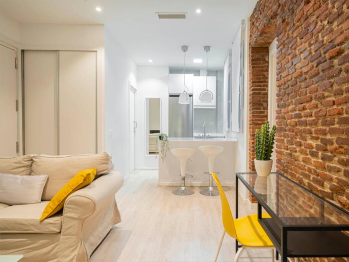 2 Bedroom Flat In La Latina-Carn Madrid Bagian luar foto