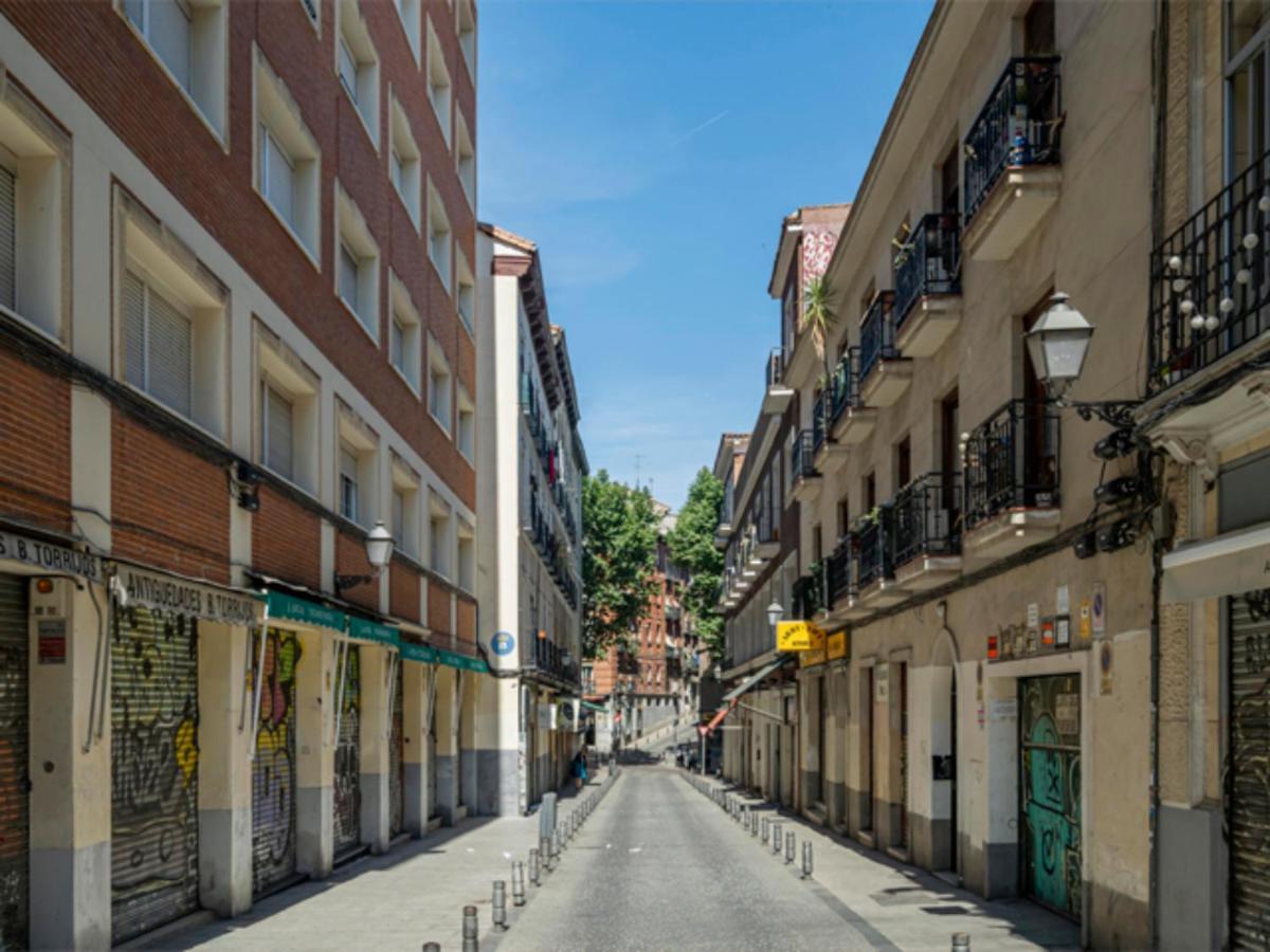 2 Bedroom Flat In La Latina-Carn Madrid Bagian luar foto