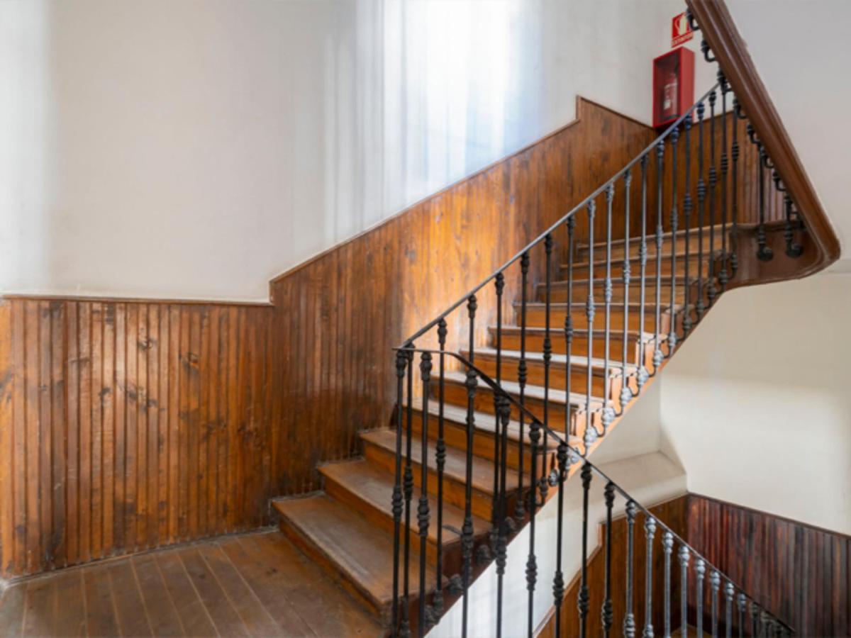 2 Bedroom Flat In La Latina-Carn Madrid Bagian luar foto