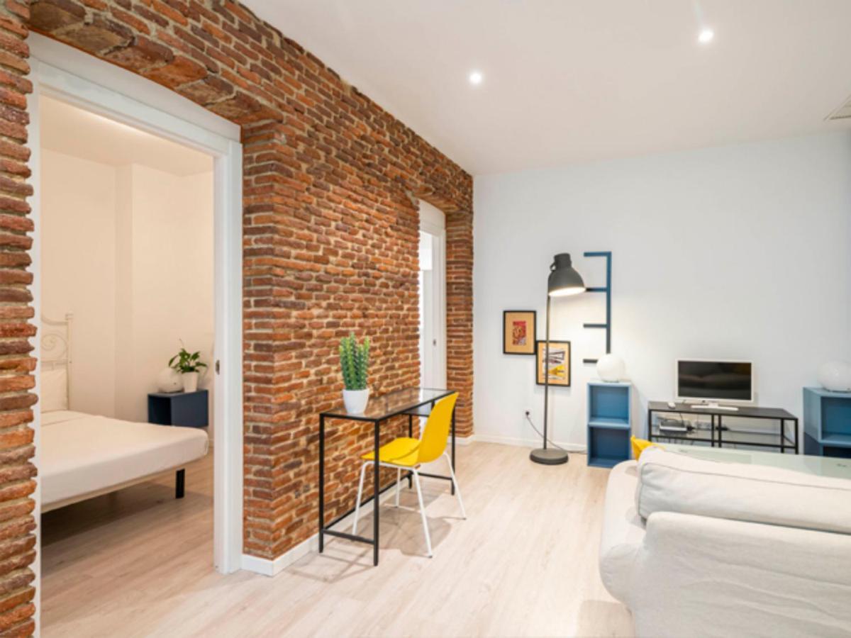 2 Bedroom Flat In La Latina-Carn Madrid Bagian luar foto
