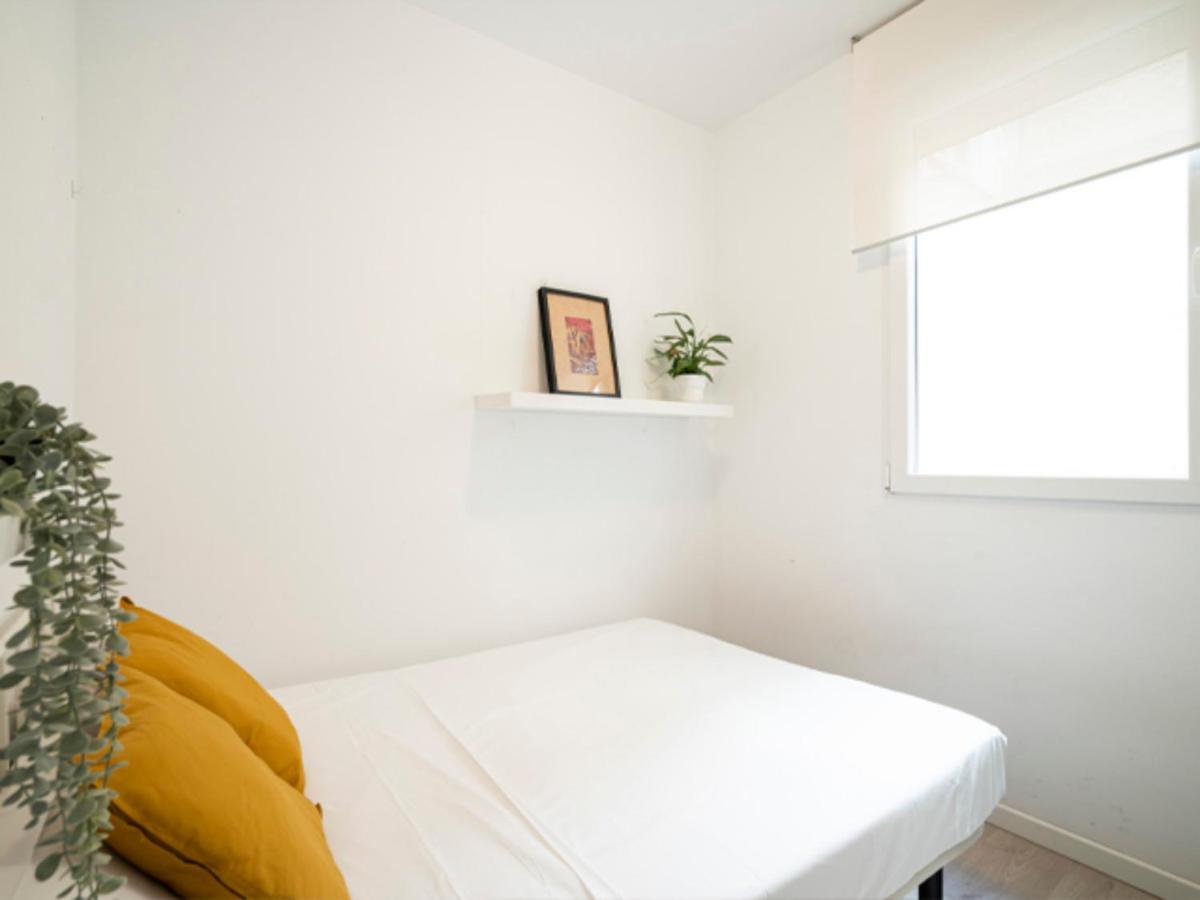2 Bedroom Flat In La Latina-Carn Madrid Bagian luar foto