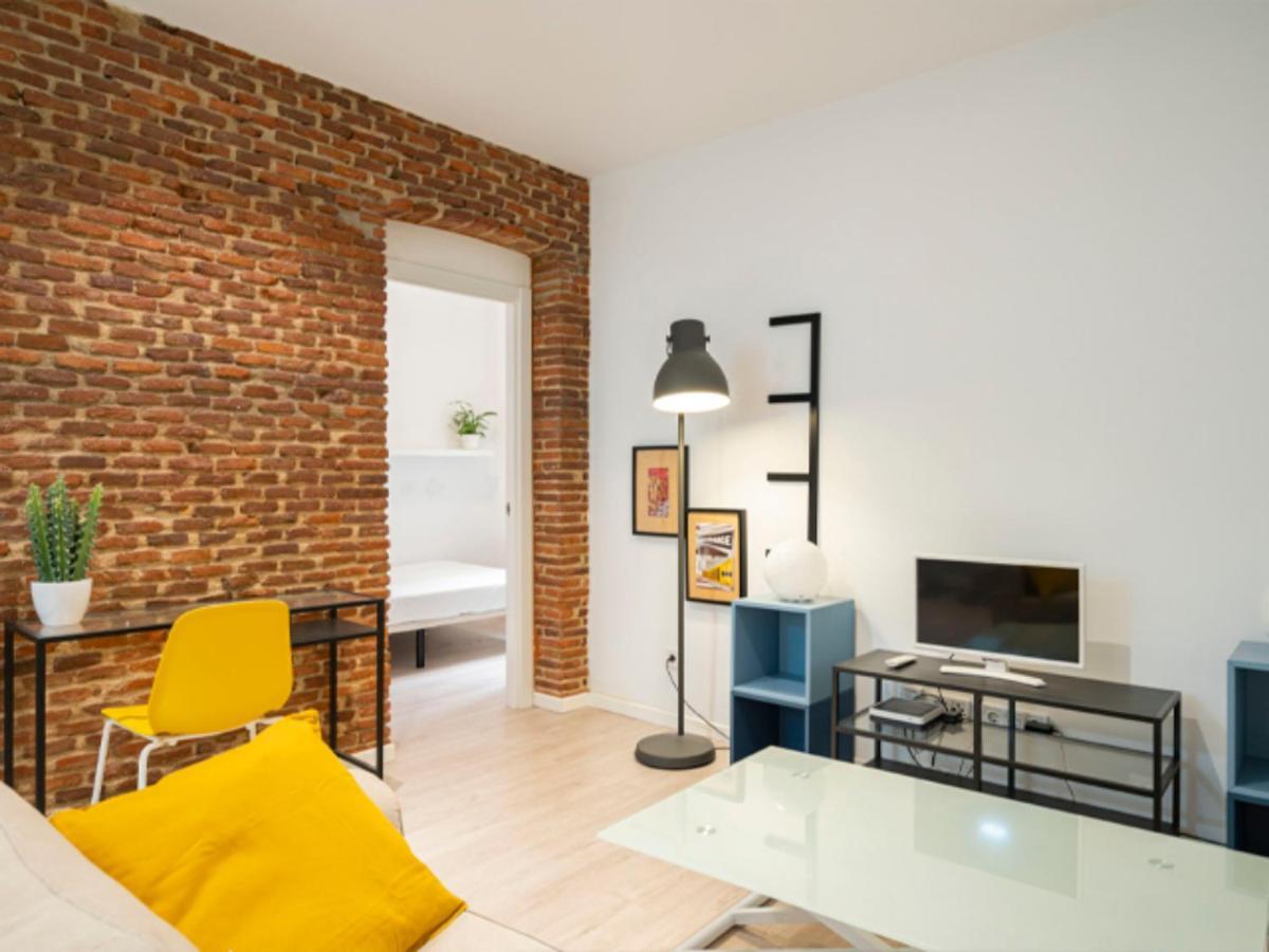 2 Bedroom Flat In La Latina-Carn Madrid Bagian luar foto